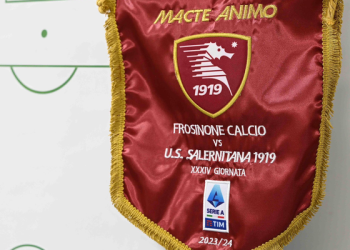 Salernitana y Guillermo Ochoa descienden a la Serie B de Italia