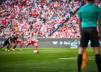 Harry Kane anota doblete y llega a 35 goles en la Bundesliga
