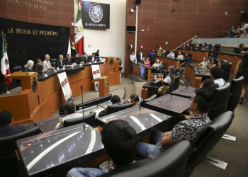 Senado de México prohíbe las terapias de conversión