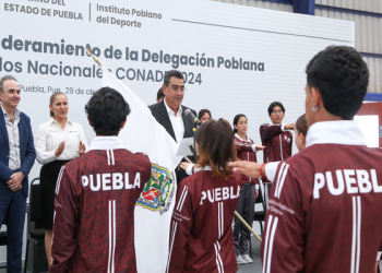 Abanderan a más de 700 deportistas poblanos rumbo a los Nacionales CONADE 2024