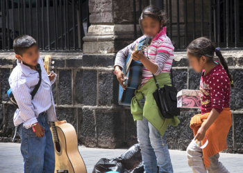 Enjaretar responsabilidades es violencia contra niños