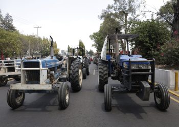 Bloquean calles, piden clausura definitiva de relleno