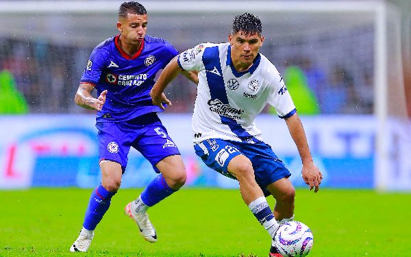 Club Puebla recibe a Cruz Azul en el Cuauhtémoc