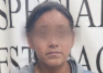 Mujer es detenida por golpear a dos hijos con un palo y quemar a otro en Puebla
