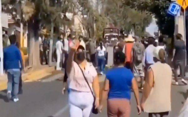 Se mantienen franeleros de la Feria de Puebla con previo listado y vigilancia de Tránsito municipal