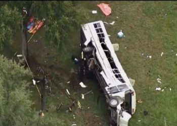 Sufre accidente camión con campesinos en Florida; las víctimas serían mexicanos