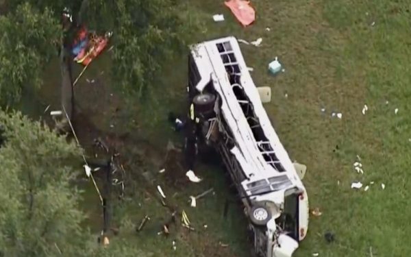 Sufre accidente camión con campesinos en Florida; las víctimas serían mexicanos