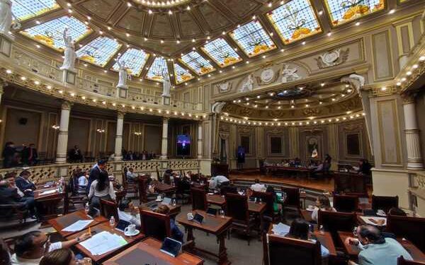 Congreso de Puebla regula cobro de honorarios de abogados para evitar abusos