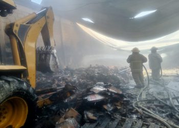 Fábrica de veladoras se incendia en Texmelucan