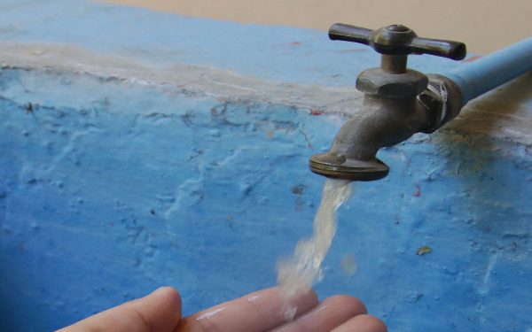 Ayuntamientos evaden control de agua potable