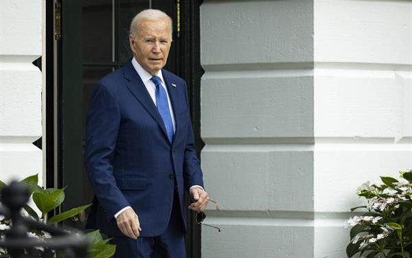 Biden amenaza a Israel con frenar suministro de armas si invade Rafah