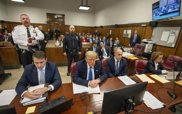 Exabogado de Trump revela detalles del “affaire” con Stormy Daniels  