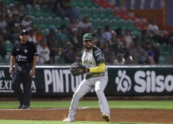 Pericos gana el primero ante Leones