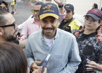 Reflexiones de Derbez, en momentos de mero trámite
