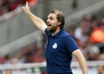 Carevic hace historia, el peor con La Franja