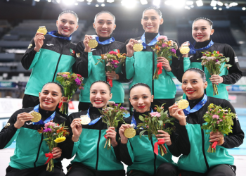 Oro, en copa del mundo de natación artística