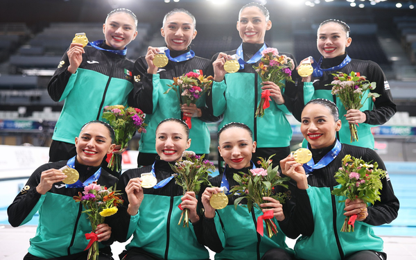 Oro, en copa del mundo de natación artística