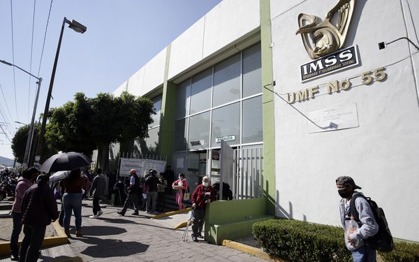 Revisan Obrador y Céspedes avances de IMSS-Bienestar