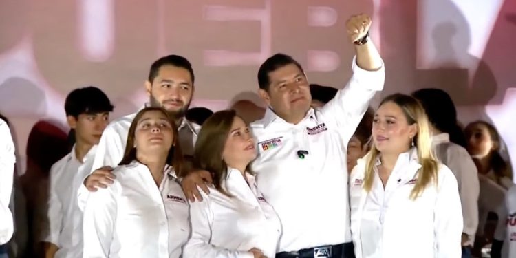 Alejandro Armenta celebra triunfo