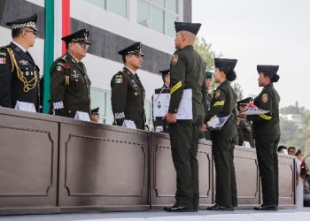 Graduación en Puebla de mil 179 sargentos de la Escuela Militar