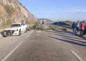 Campesinos cierran más de 24 horas el Arco Norte; exigen pago de tierras