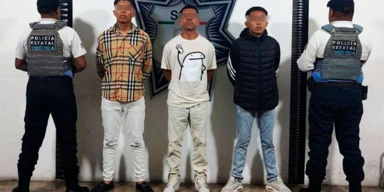 Asaltantes son detenidos en paradero de RUTA Puebla