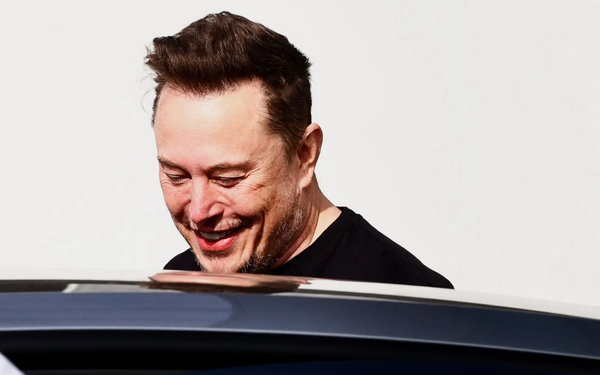 Accionistas de Tesla pagarán 50 mdd a Elon Musk