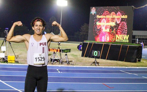 Gerardo Lomelí rompe récord en atletismo