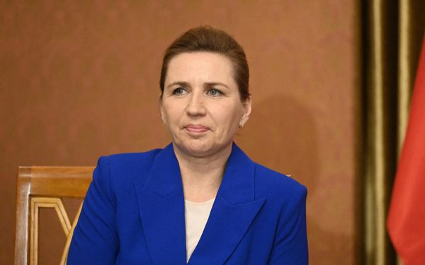 Atacan a primera ministra de Dinamarca en Copenhague