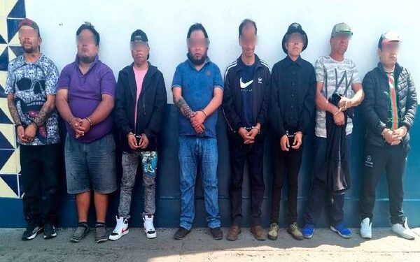 Detienen a ocho por robo de boletas