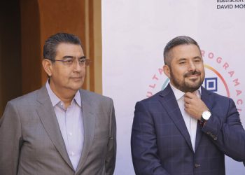AL OÍDO