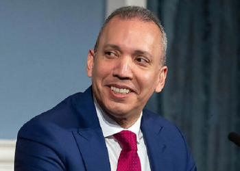 El latino Louis Molina dirigirá la agencia de empleos y compras de Nueva York