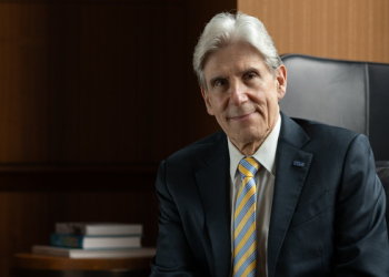 El mexicano Julio Frenk es elegido el primer rector latino de la UCLA