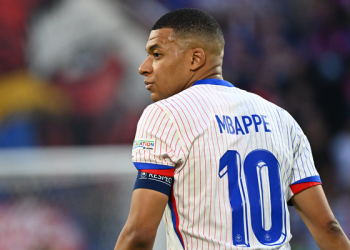 Gracias a un autogol, Francia debuta con triunfo en la Euro 2024