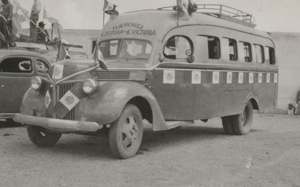 IN MEMORIAM / LLAMATIVO TRANSPORTE