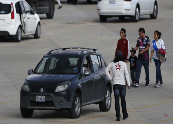 Prescriben franeleros las tarifas en estacionamientos de los estadios