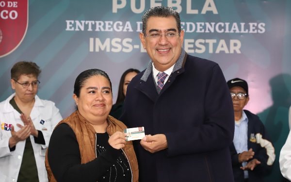 Se entregan las primeras credenciales del Programa IMSS-Bienestar en Puebla