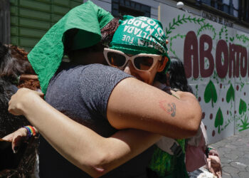 Puebla cesa criminalización al aborto de hasta 12 semanas
