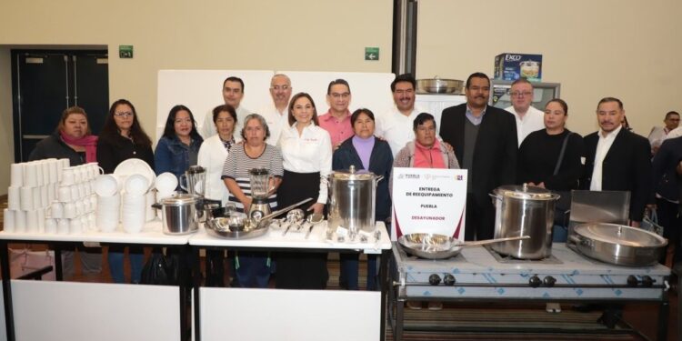 Entrega SEDIF aparatos ortopédicos a personas vulnerables y equipamientos a CAIC’s