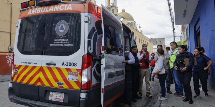 Mujer es atropellada por un microbús de la Ruta 38 en Puebla