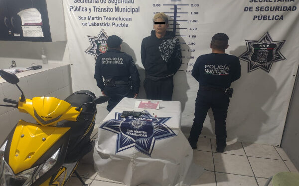 Policía de Texmelucan detiene a ladrón de motocicleta