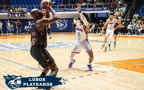 Aúlla Lobos en partido ante Irapuato