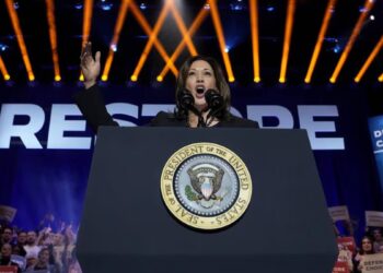 Tim Walz, el elegido por Kamala Harris para candidato a la vicepresidencia de EU