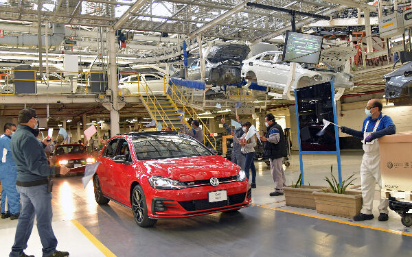 Aumento de 10.59% global en Volkswagen; va a consulta