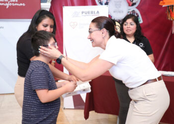 Donación de anteojos mejora rendimiento escolar