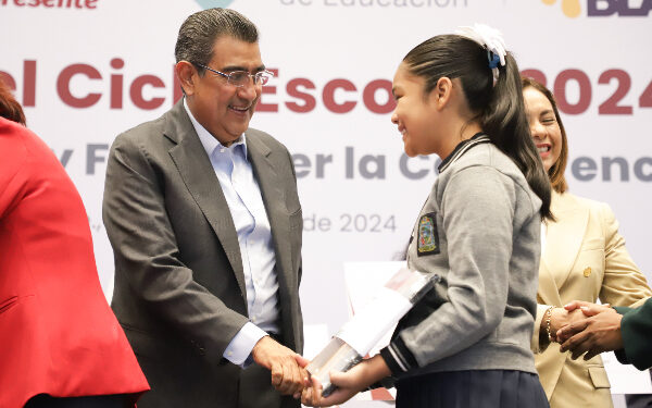 Inauguran el ciclo escolar 2024-205 en Puebla