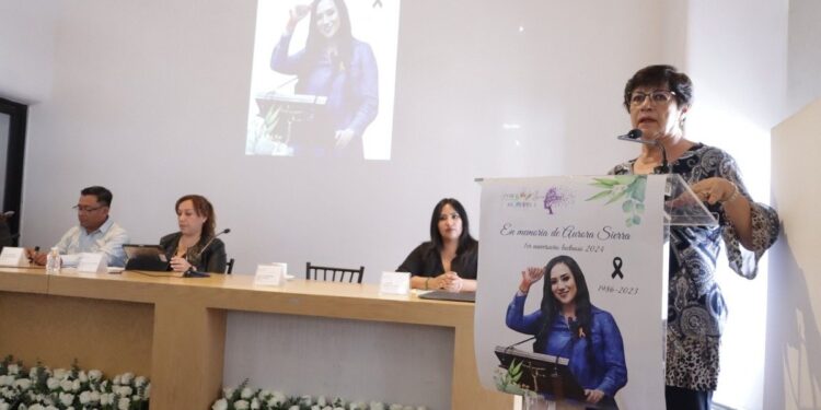 Congreso de Puebla rinde homenaje a Aurora Sierra en su primer aniversario luctuoso