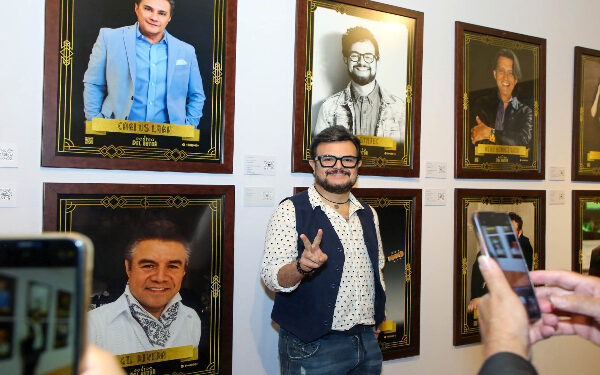 Reconocen a compositores