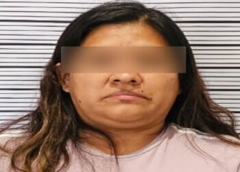 Mujer es detenida por robar tarjetas bancarias y estafar a adultos mayores en Puebla