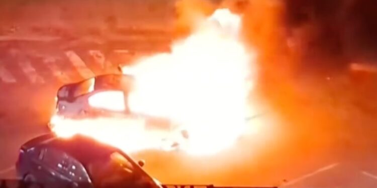 Quema de auto en C5 vinculada con secuestro